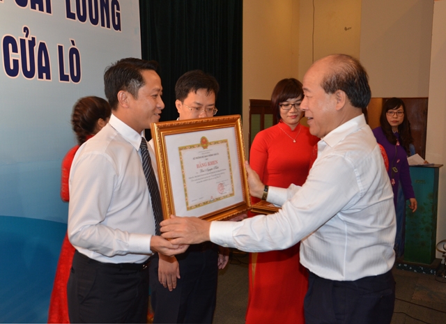 Lễ Công bố tuyến luồng hàng hải thuộc dự án đầu tư nâng cấp luồng cho tàu biển 10.000 DWT đầy tải vào cảng Cửa Lò.