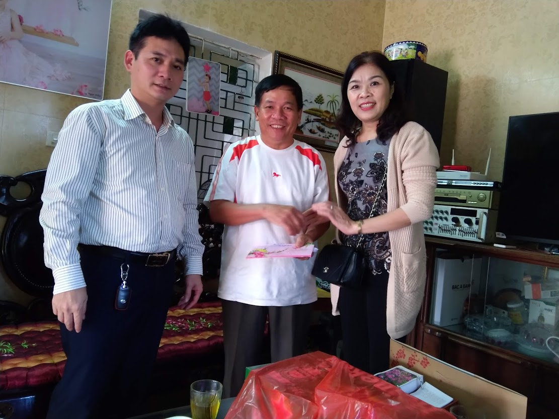 Ban Chấp hành Công đoàn Công ty TNHH MTV Hoa tiêu hàng hải khu vực VI chúc Tết cán bộ, công nhân người lao động hưu trí nhân dịp Xuân Kỷ Hợi 2019